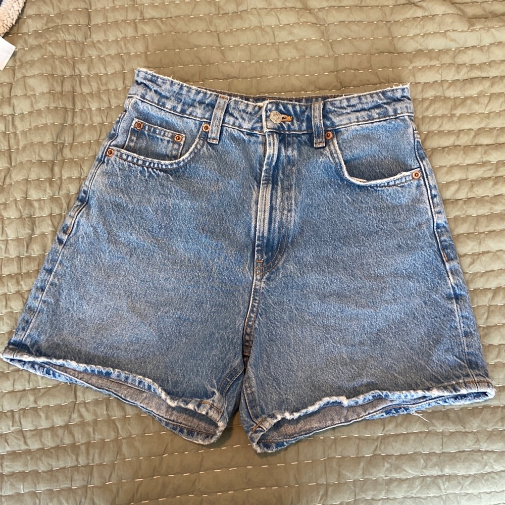 Zara retro high waisted shorts size 4